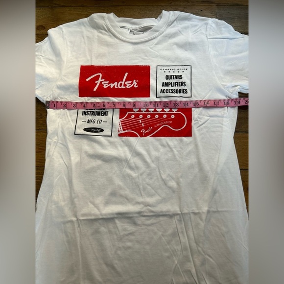 FENDER Electric Instrument White Tee black and red Guitar graphics Unisex - Picture 5 of 6